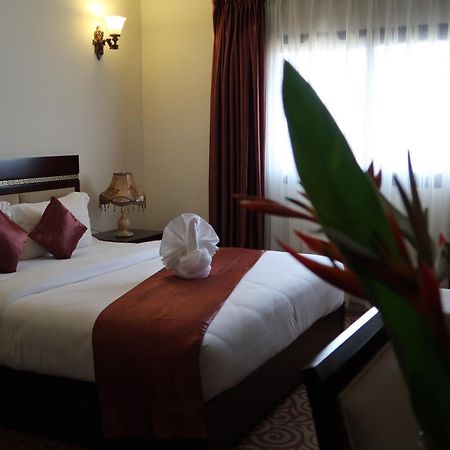 Boulevard Palace Hotel Монровия Экстерьер фото