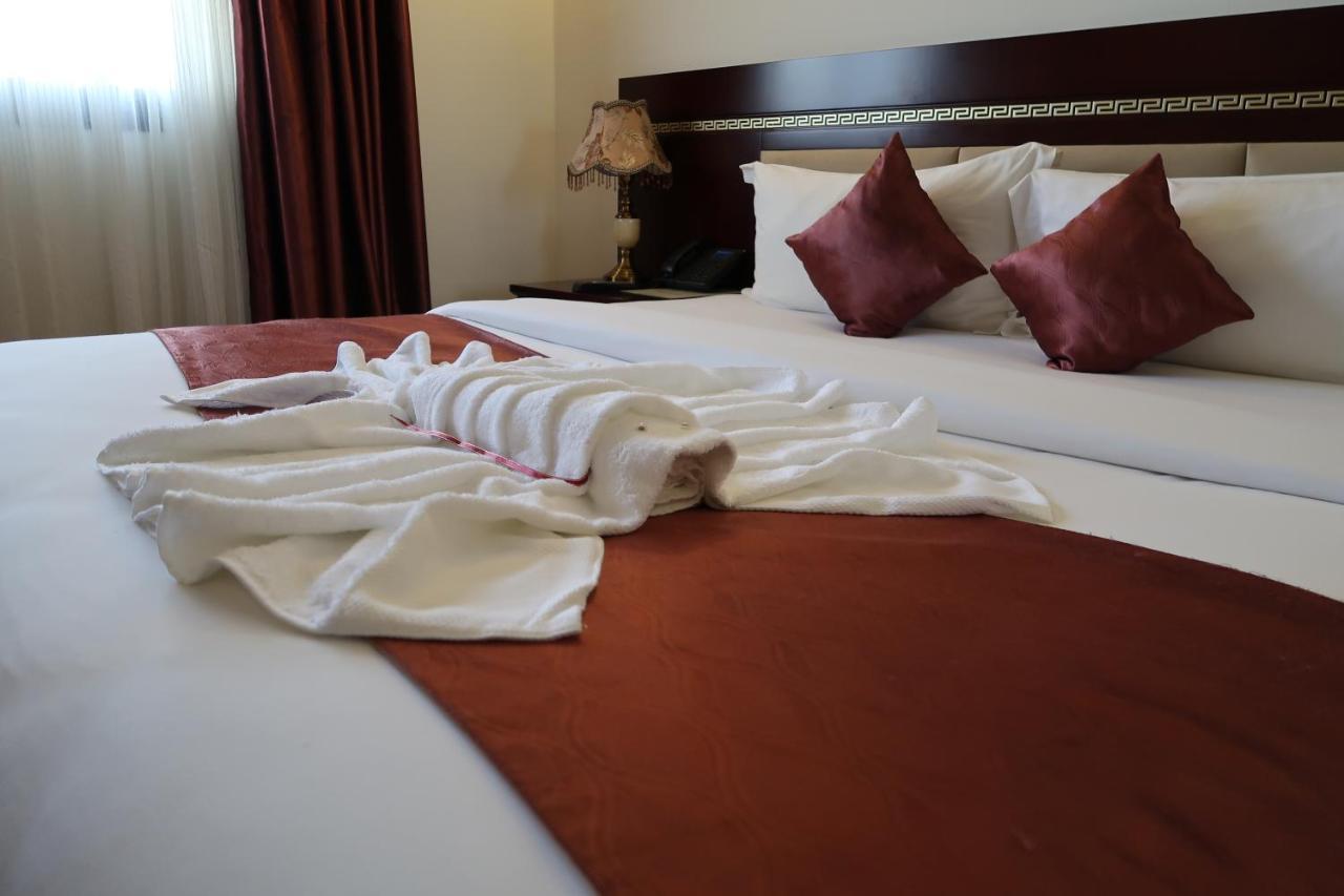 Boulevard Palace Hotel Монровия Экстерьер фото