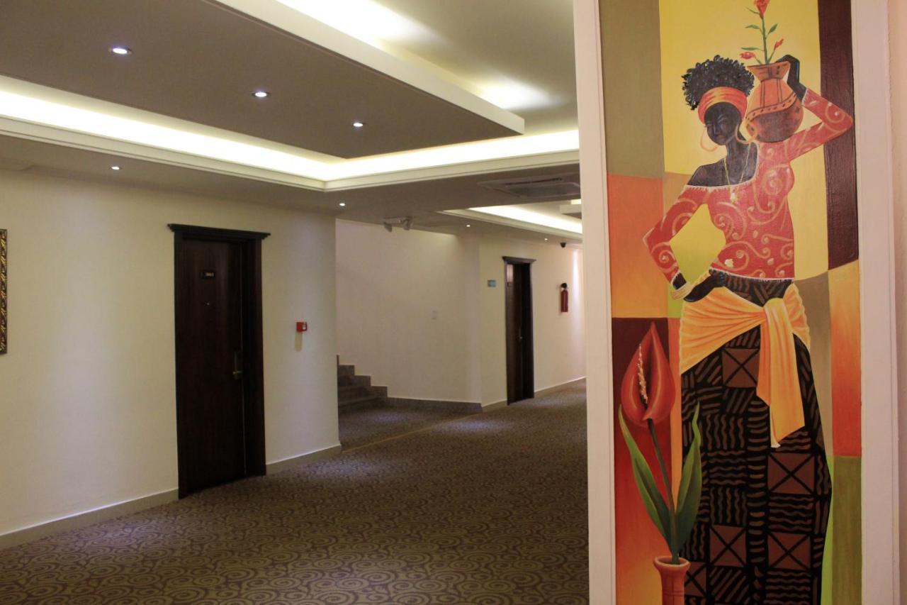 Boulevard Palace Hotel Монровия Экстерьер фото