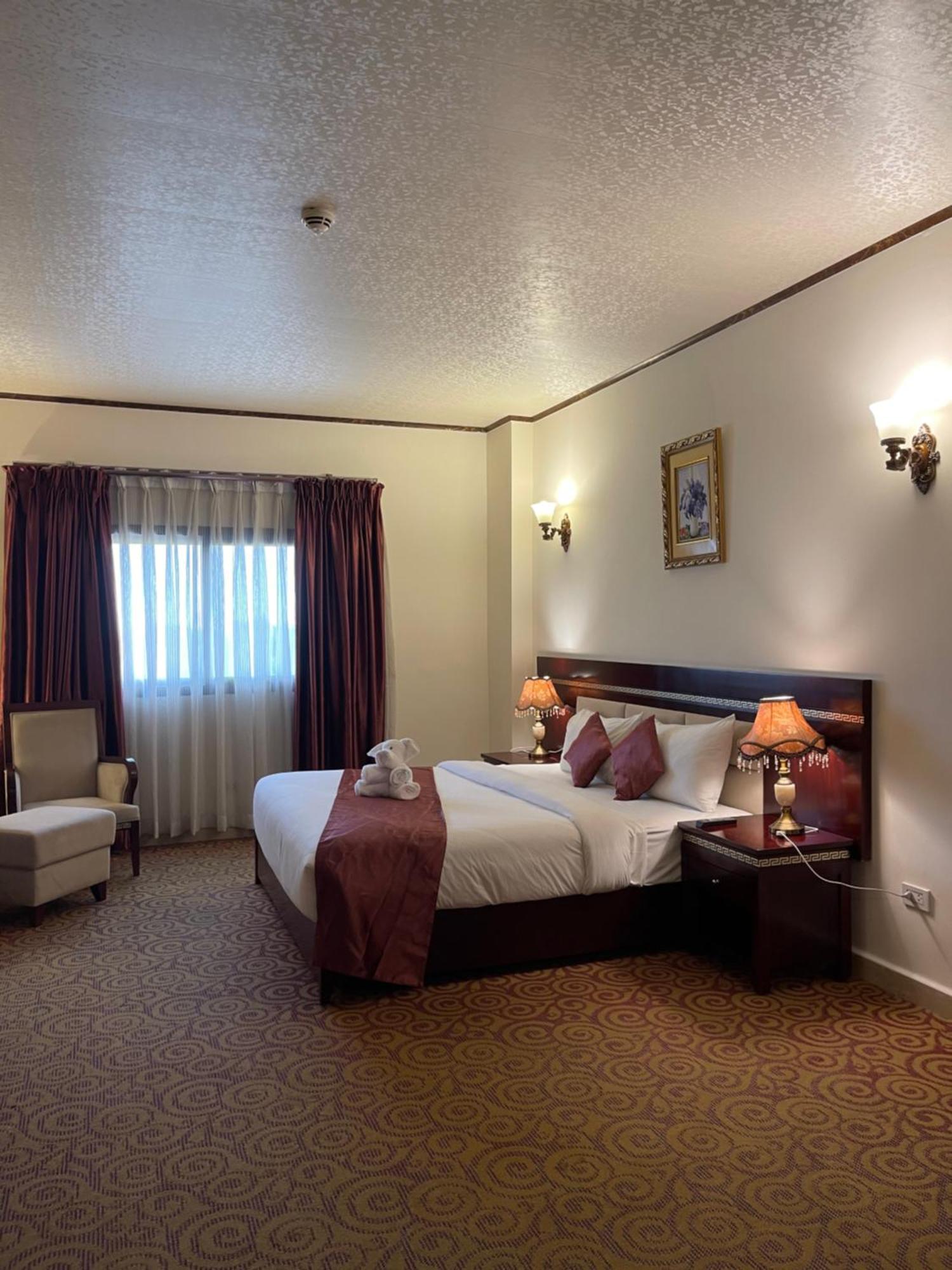 Boulevard Palace Hotel Монровия Экстерьер фото
