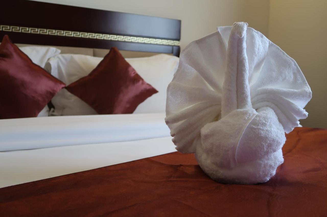 Boulevard Palace Hotel Монровия Экстерьер фото