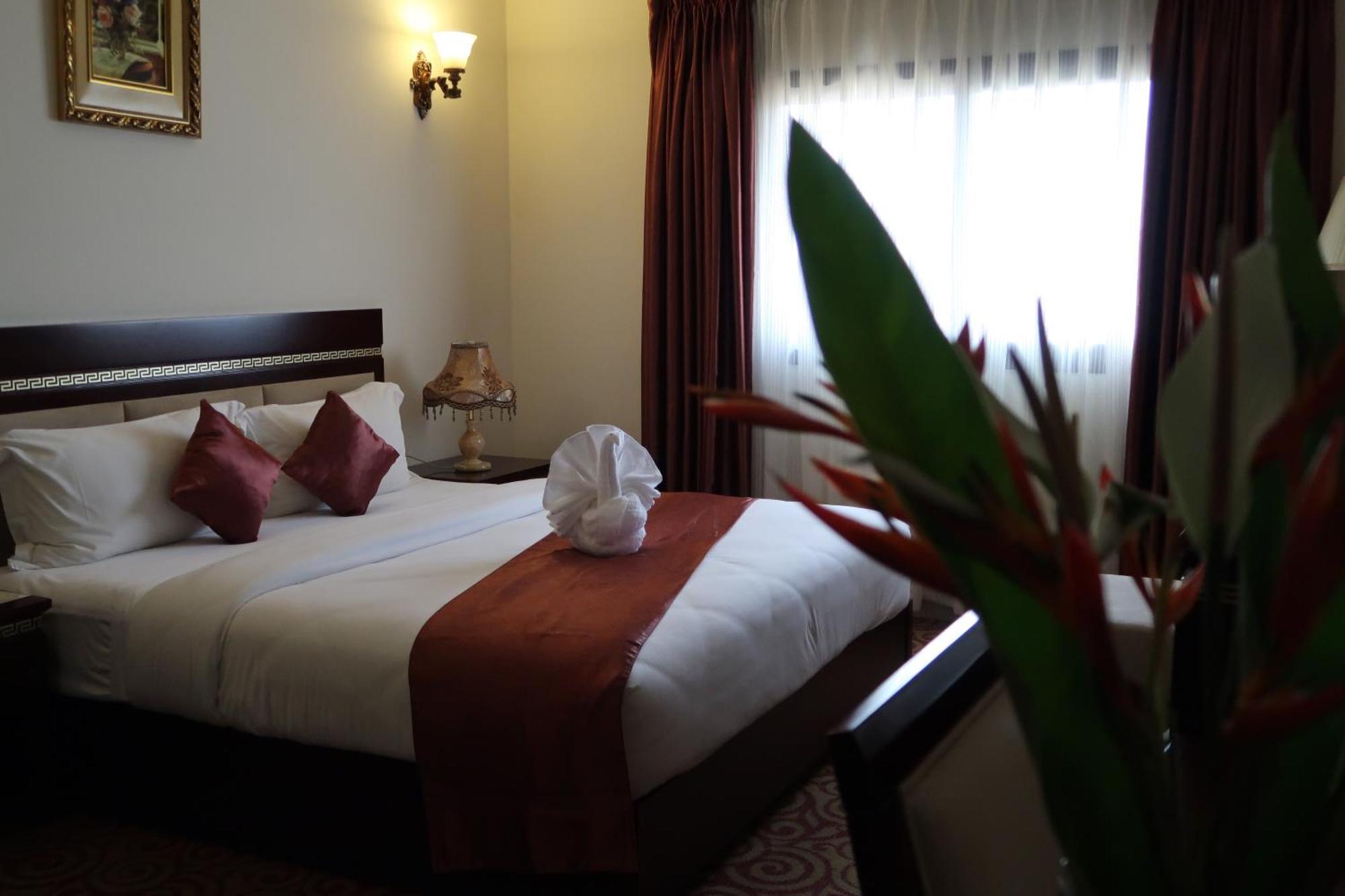 Boulevard Palace Hotel Монровия Экстерьер фото